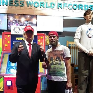 Meet your Posher, Robert